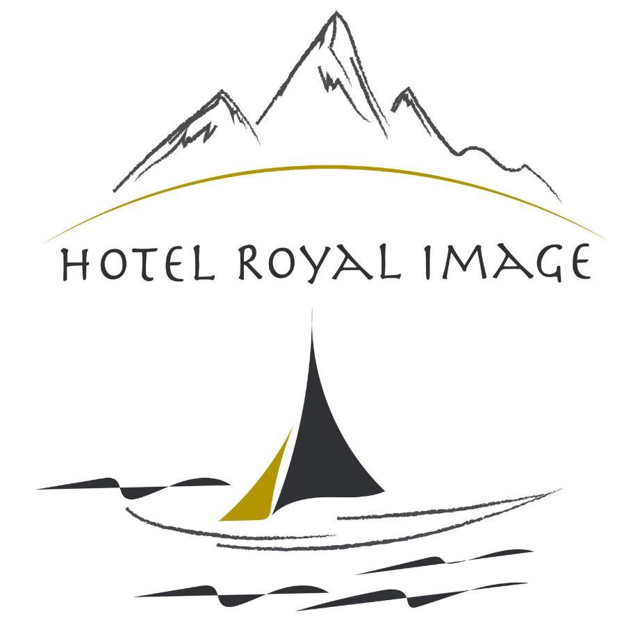 Hotel Royal Image Pokhara Esterno foto