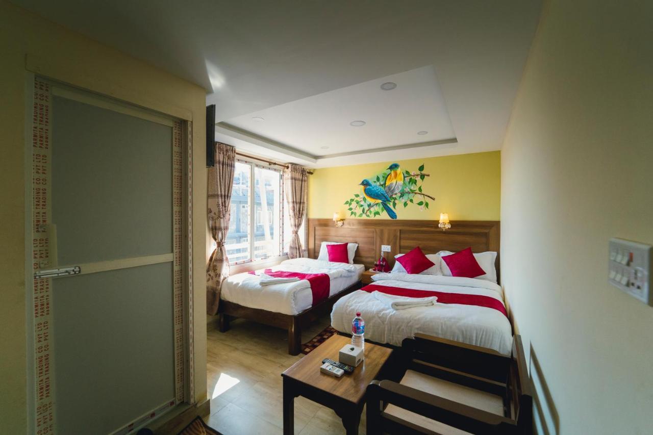 Hotel Royal Image Pokhara Esterno foto