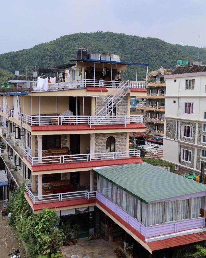 Hotel Royal Image Pokhara Esterno foto