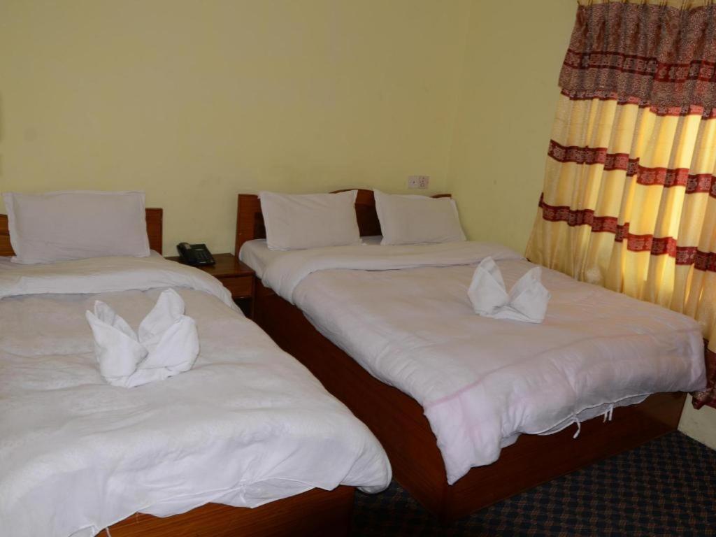 Hotel Royal Image Pokhara Esterno foto