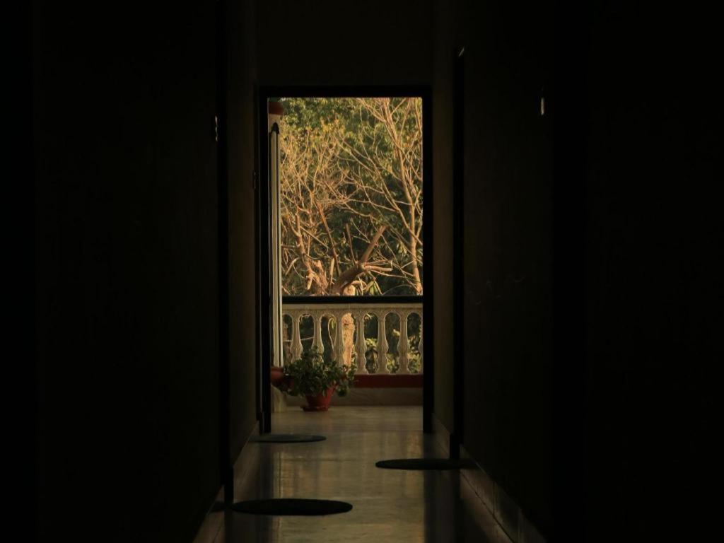 Hotel Royal Image Pokhara Esterno foto