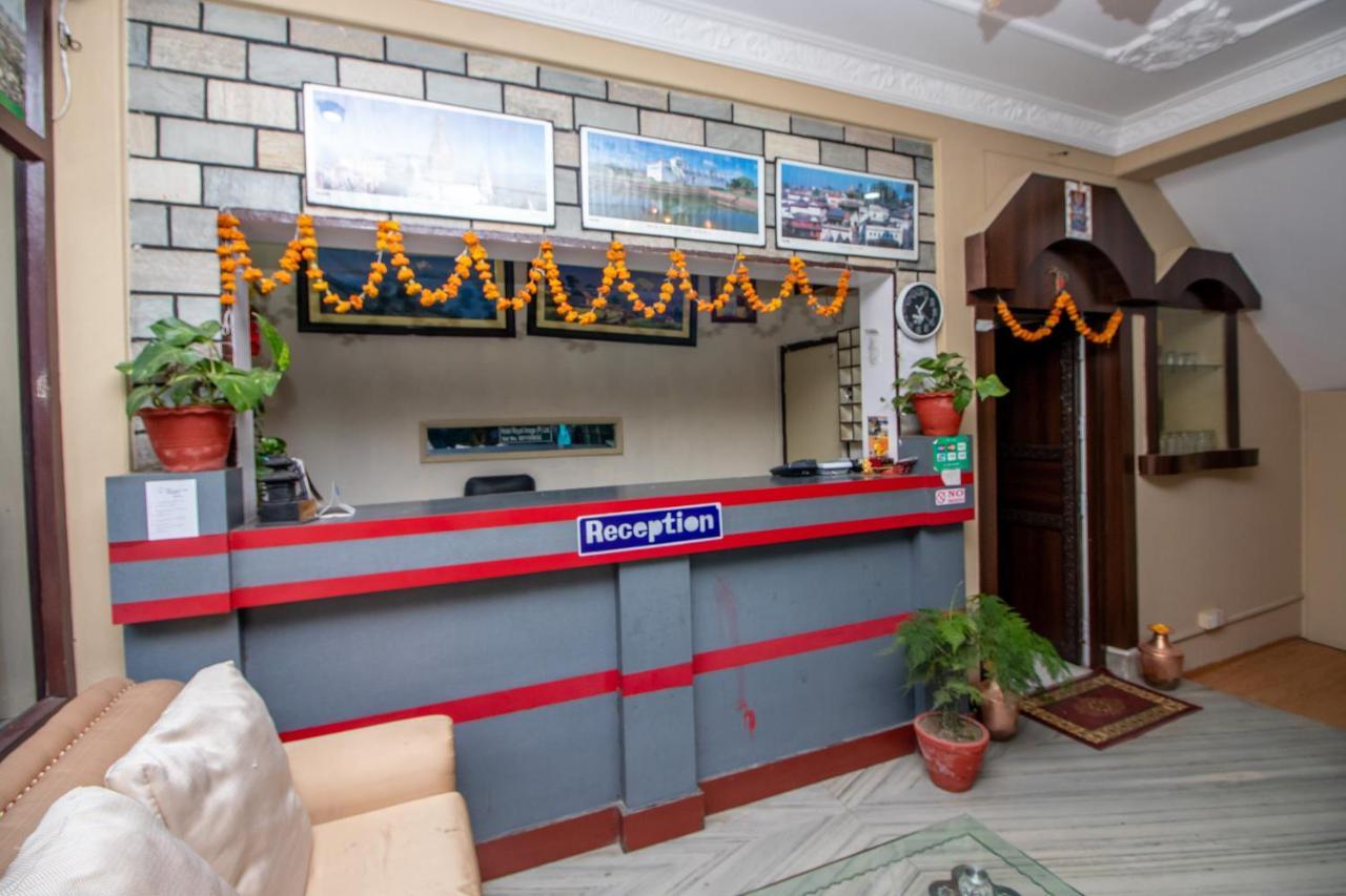 Hotel Royal Image Pokhara Esterno foto